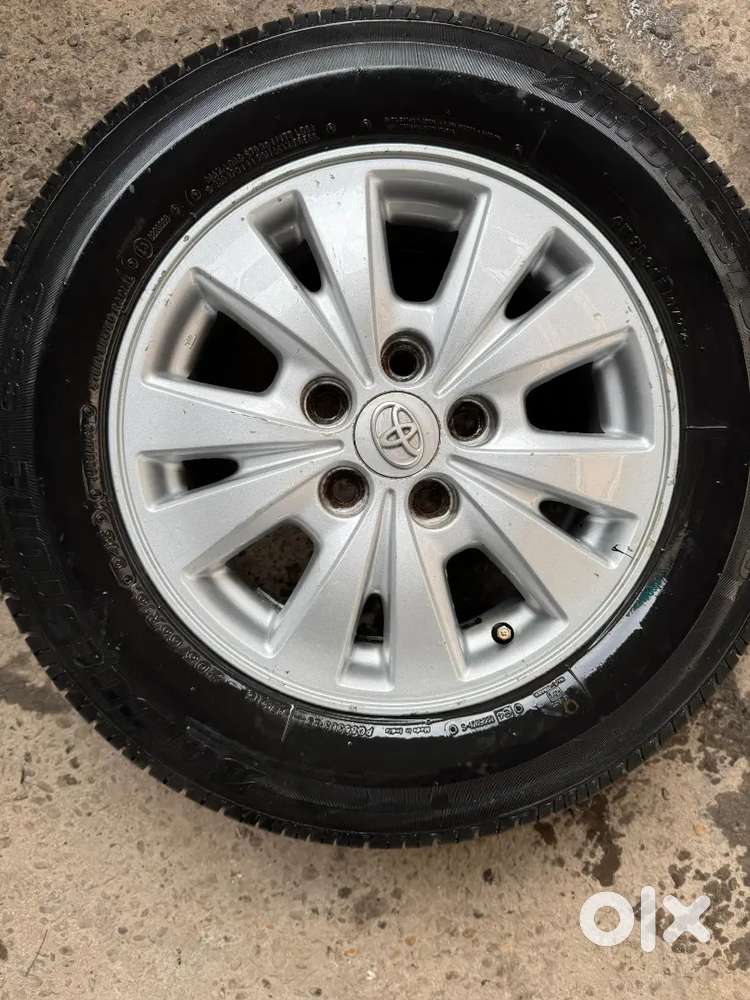 Toyota Innova 2004 Diesel 250000 Km Driven