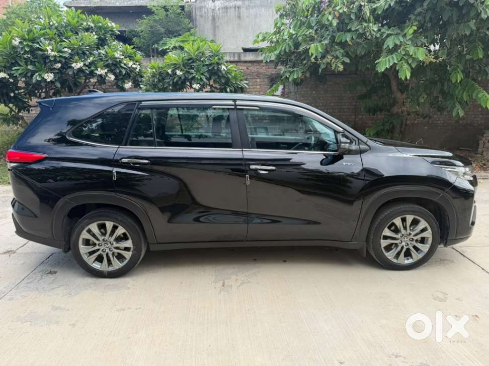 Toyota Innova Hycross 2.0 Zx (o) Hybrid 7 Str, 2025, Cng & Hybrids