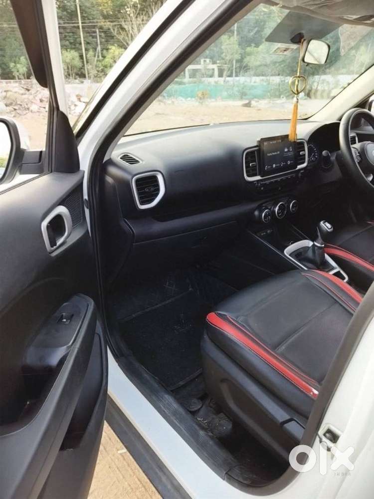 Hyundai Venue Sx(o) Knight Edition Mt, 2022, Diesel