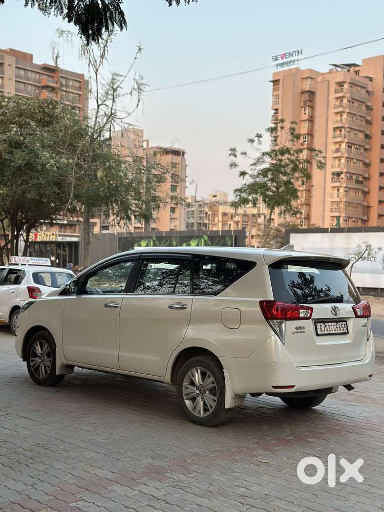 Toyota Innova Crysta 2.8 Zx At 7 Seater, 2016, Diesel