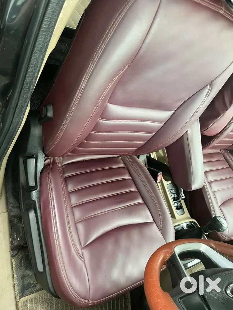 Mahindra Tuv 300 1.5 T10 2017 Car