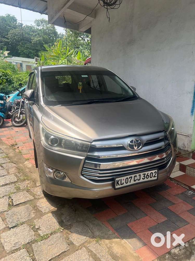 Toyota Innova Crysta 2017 Diesal 80km Company Service