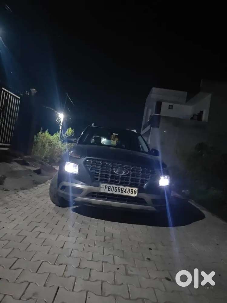 Hyundai Venue Petrol 2022