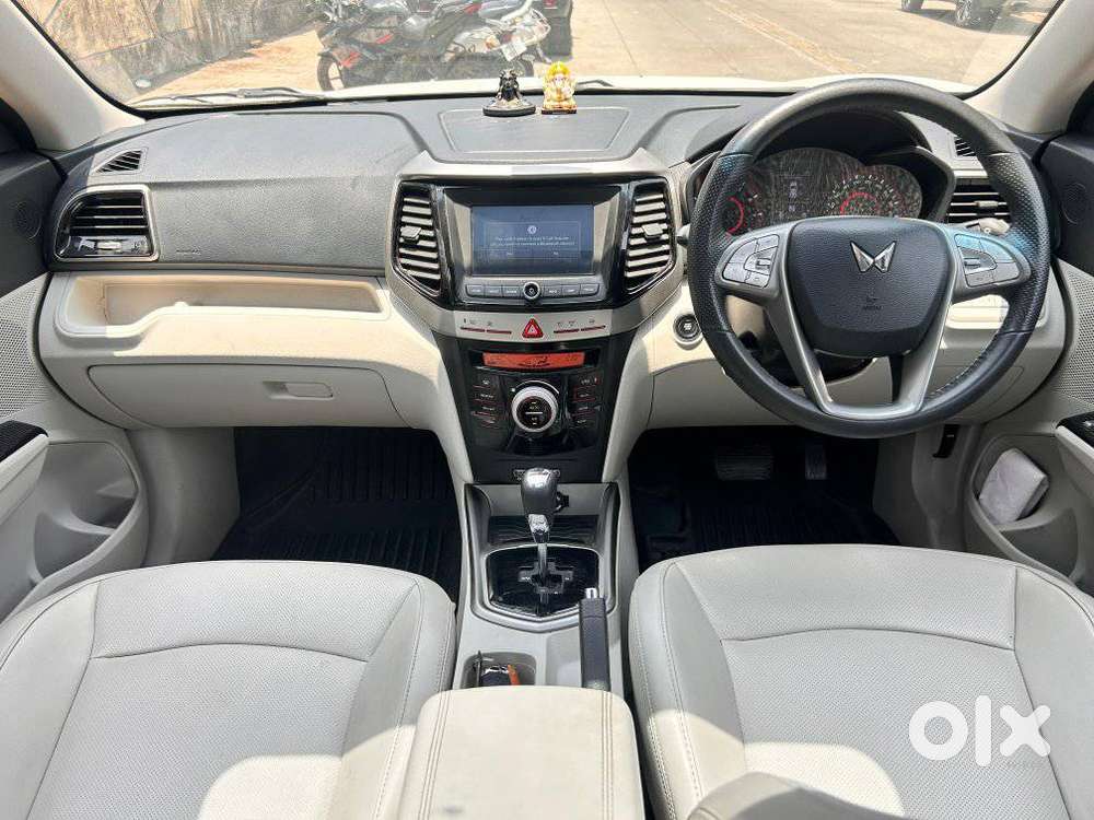 Mahindra Xuv300 1.2 W8 (o) Amt Petrol, 2023, Petrol