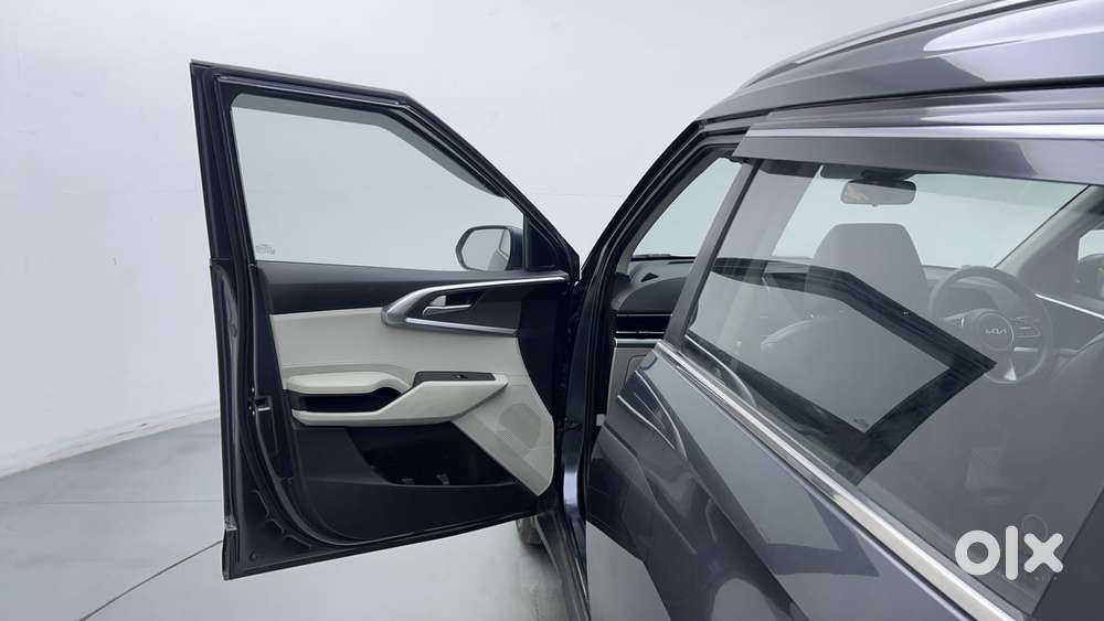 Kia Carens 1.4 Prestige Plus Turbo 7 Str, 2022, Petrol