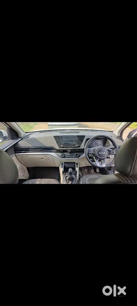 Kia Carence Prestige Petrol