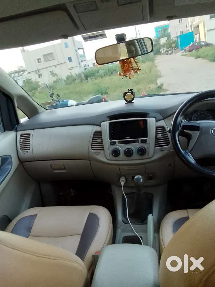 Toyota Innova 2012 Diesel 260000 Km Driven
