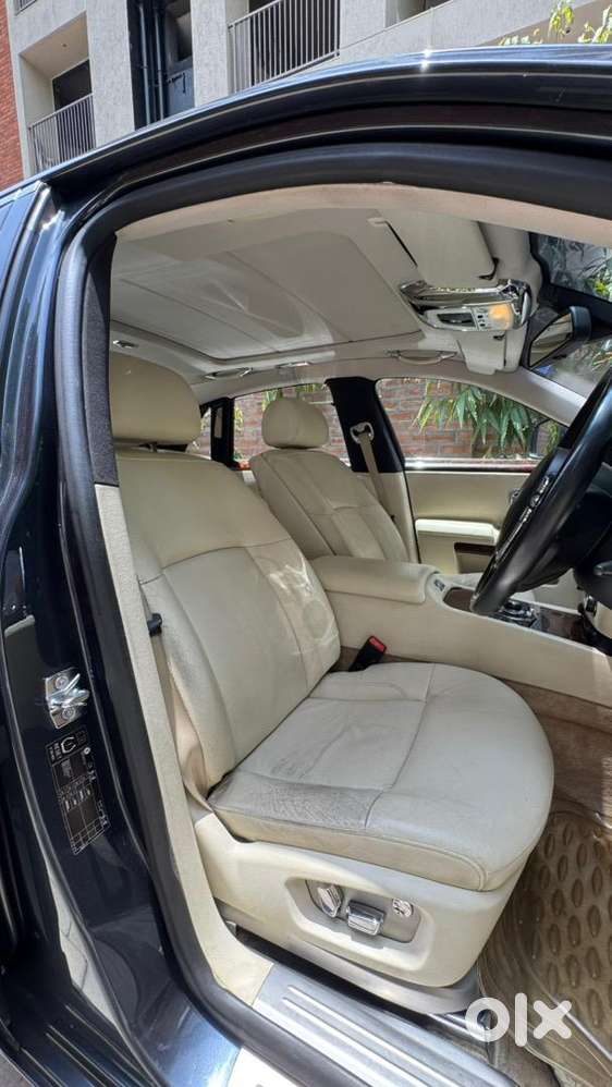 Rolls-royce 2011 Luxury Car