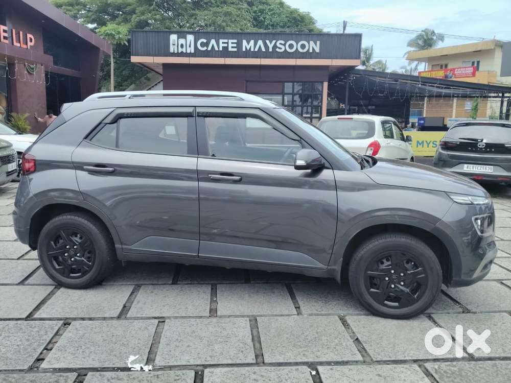 Hyundai Venue 1.2 S Plus, 2022, Petrol