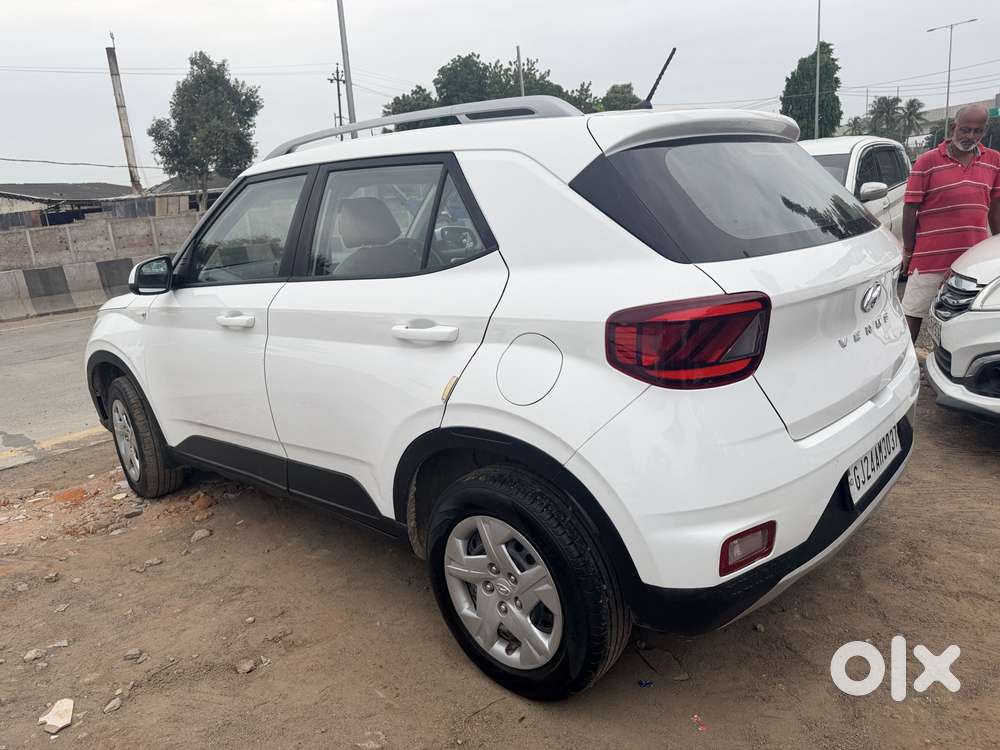 Hyundai Venue 1.2 S (o), 2020, Cng & Hybrids