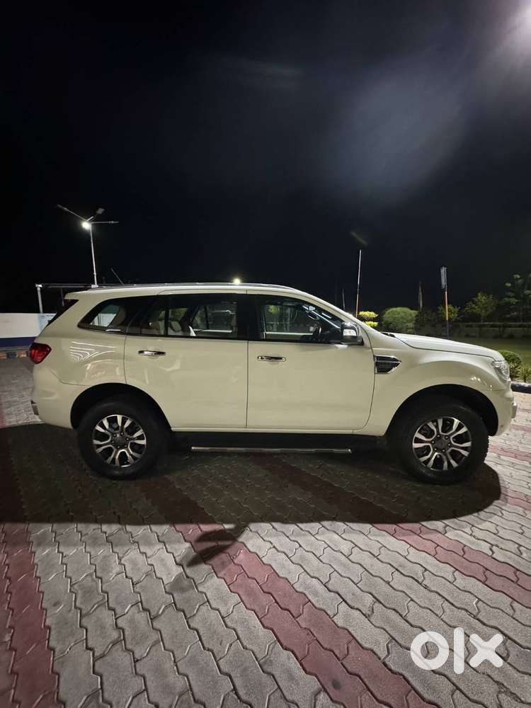 Ford Endeavour 2017