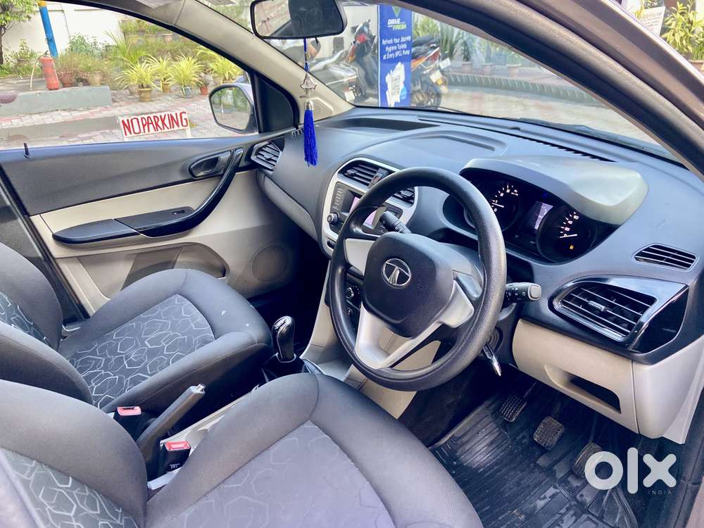 Tata Tiago 1.2 Revotron Xt (o), 2016, Petrol