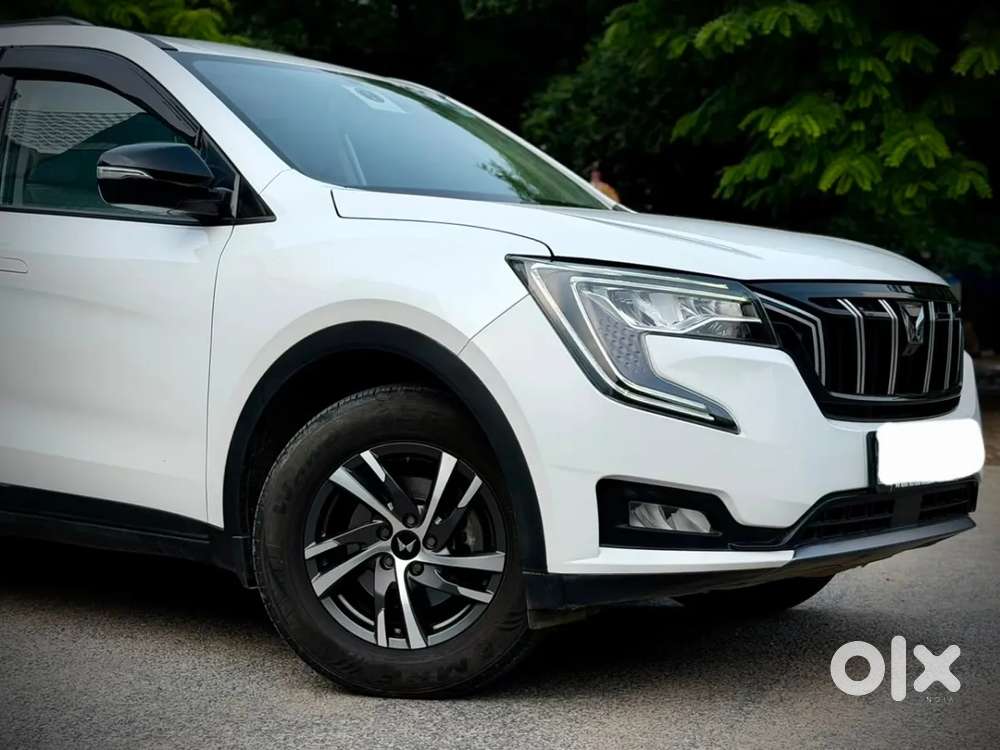 Mahindra Xuv700 2.0 Ax 5 Petrol Mt 7 Str, 2024, Petrol