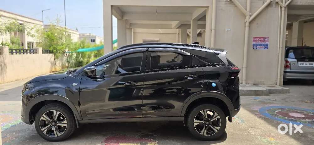 Tata Nexon Dark Edition