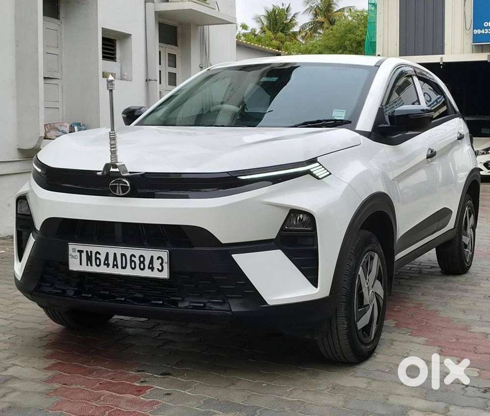 Tata Nexon, 2025, Petrol