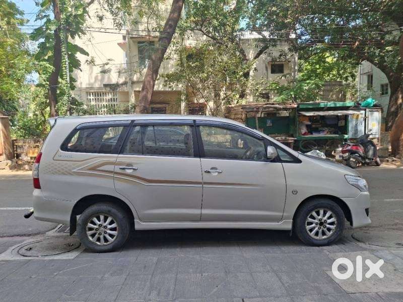 Toyota Innova 2.5 Vx 8 Str Bs-iii, 2012, Diesel