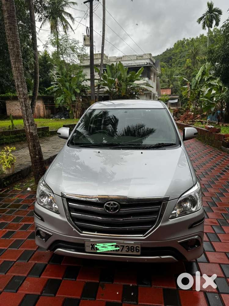 Toyota Innova 2.0 V, 2015, Petrol