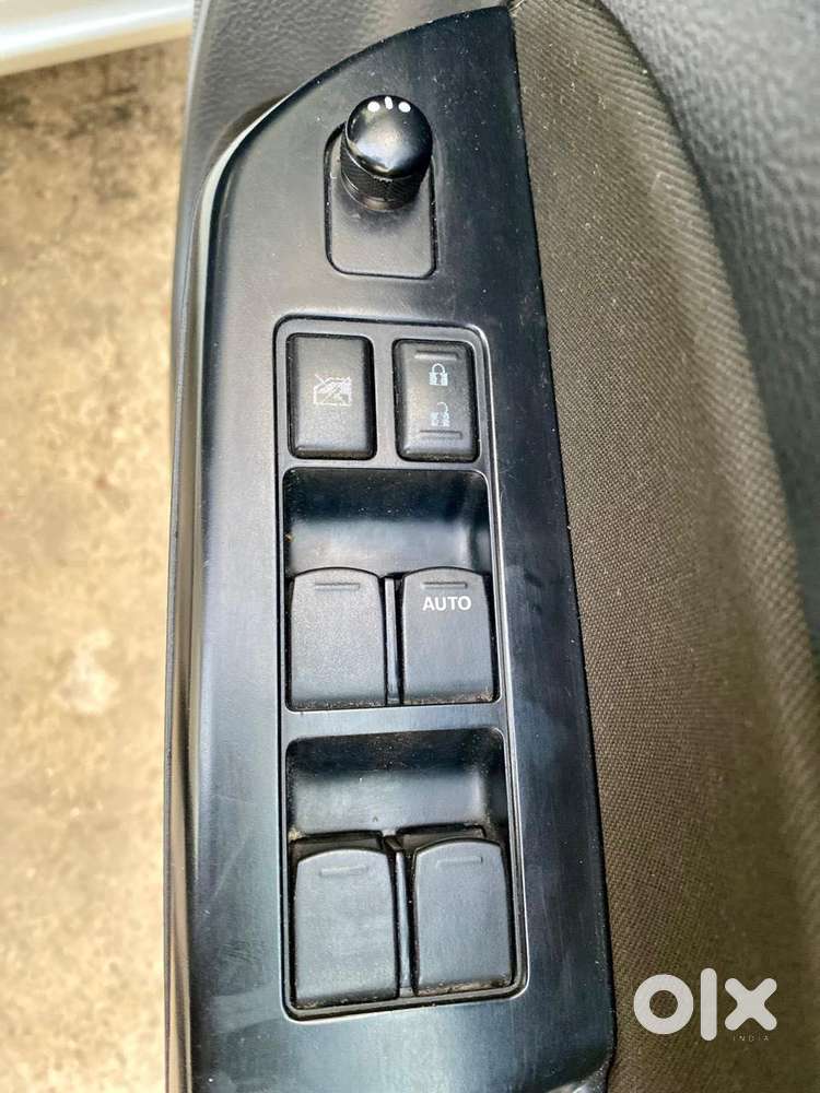 Maruti Suzuki Swift Vxi + Manual, 2012, Petrol