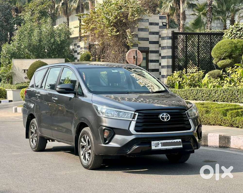 Toyota Innova Crysta [2020-ongoing] 2.7 Gx Mt 8 Str, 2022, Diesel