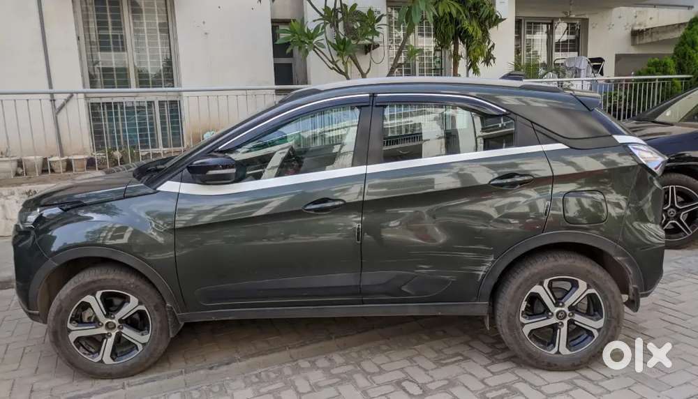 Tata Nexon Xza+s Amt Petrol  Top Variant  Excellent Condition