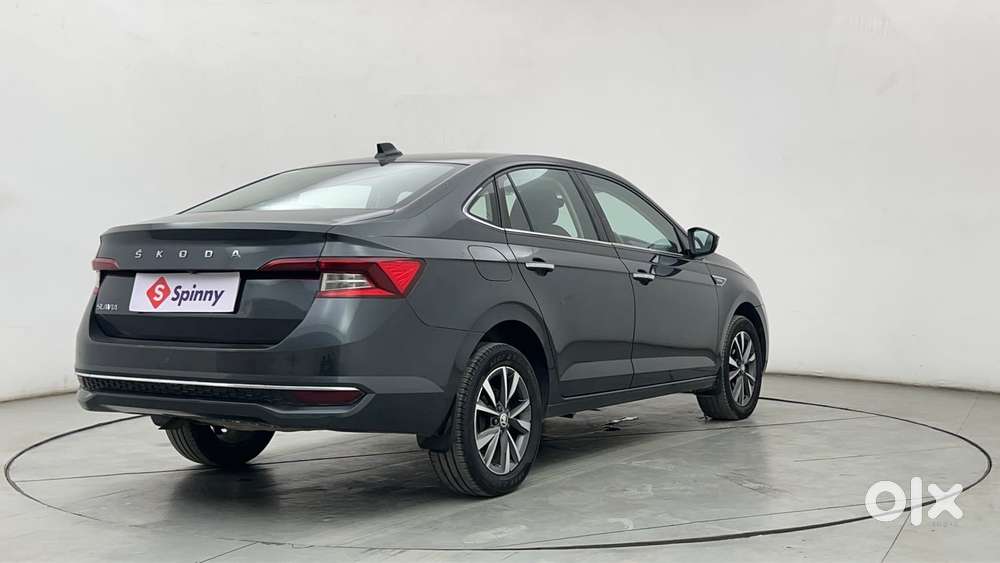 Skoda Slavia Style 1.0l Tsi At, 2023, Petrol