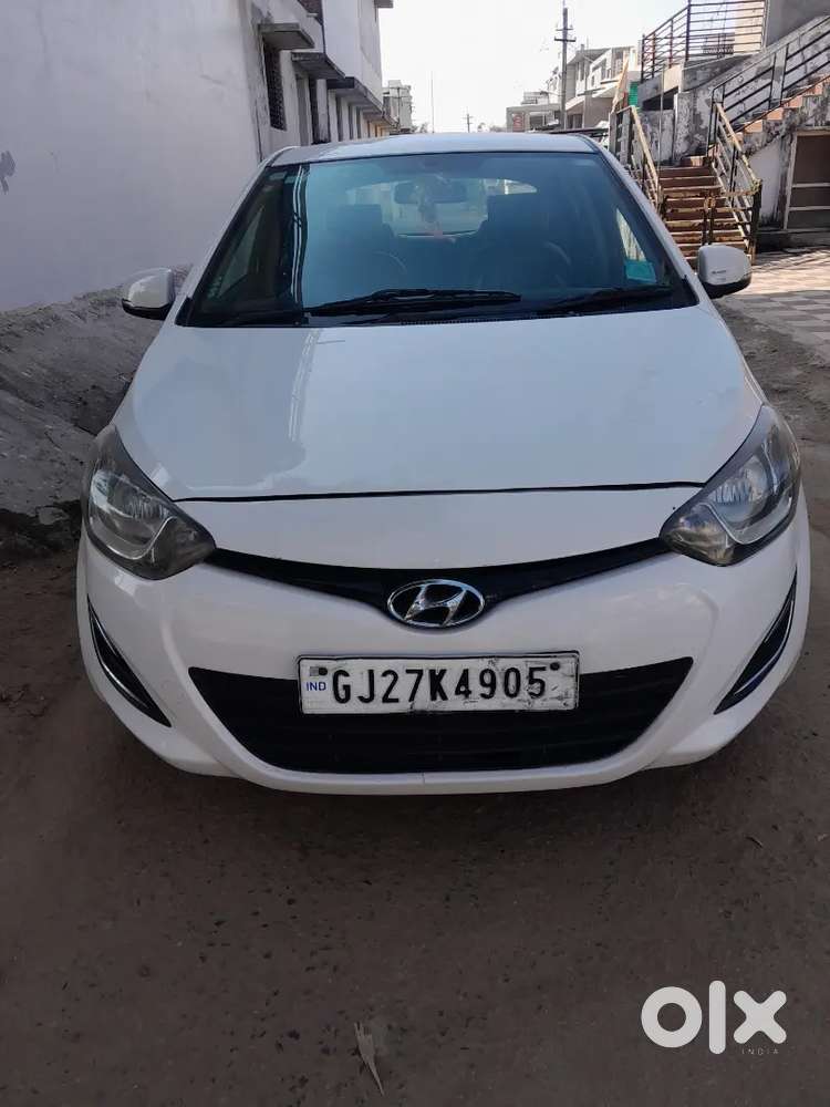 Hyundai  I20 2013 Diesel Well Maintained And Brand New  Ac Install