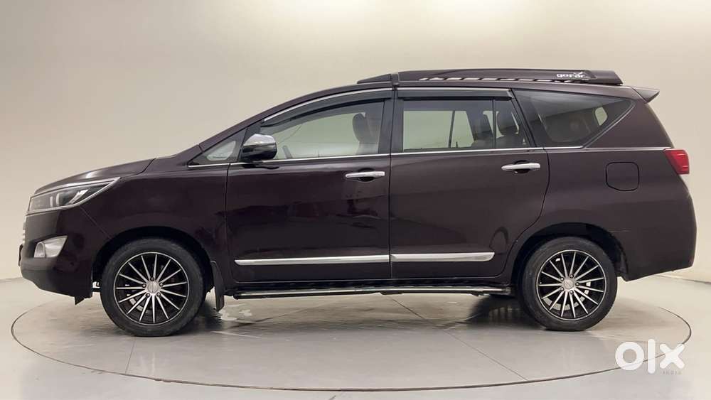 Toyota Innova Crysta 2.8 Zx At 7 Seater, 2017, Diesel