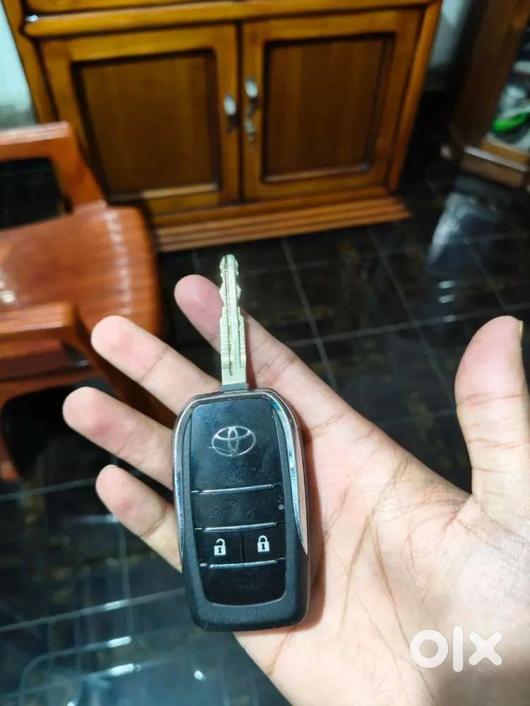 Toyota Innova 2015