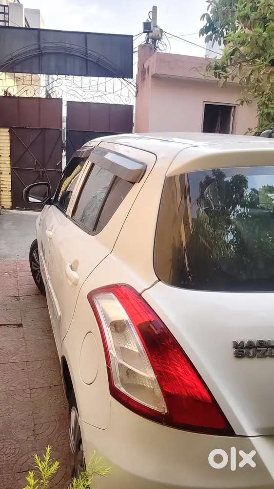 Maruti Suzuki Swift 2017 Cng & Hybrids 80000 Km Driven