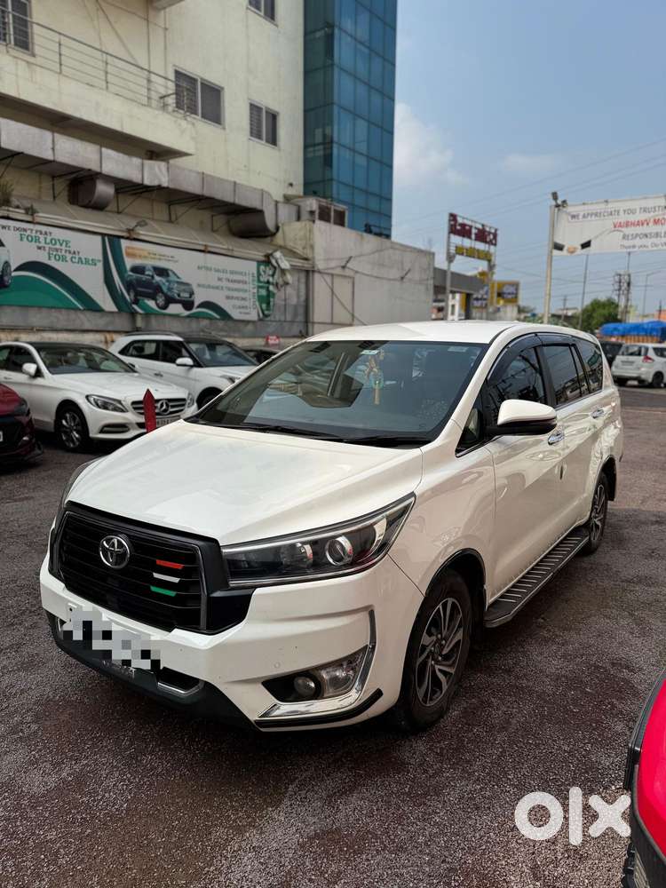 Toyota Innova Crysta [2020-ongoing] 2.4 Vx 8 Str, 2023, Diesel