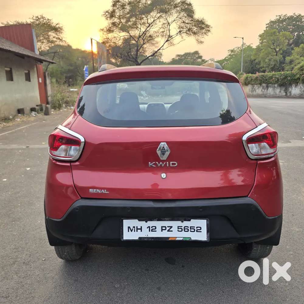 Renault Kwid Automatic 2018 Airbags Top Variant.
