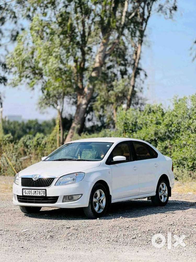 Skoda Rapid 2013-2016 1.5 Tdi At Ambition With Alloy Wheel, 2015, Di..