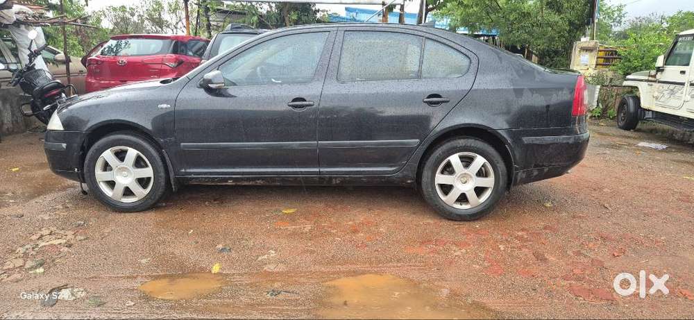 Good Condition Black Skoda Laura