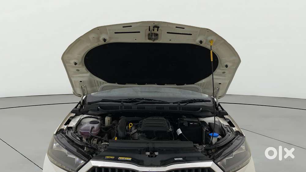 Skoda Slavia 1.0 Ambition Tsi At, 2023, Petrol