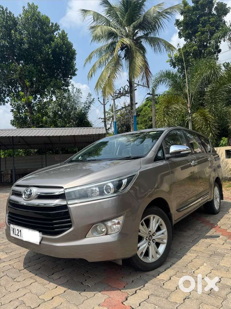 Toyota Innova Crysta Diesel 2016