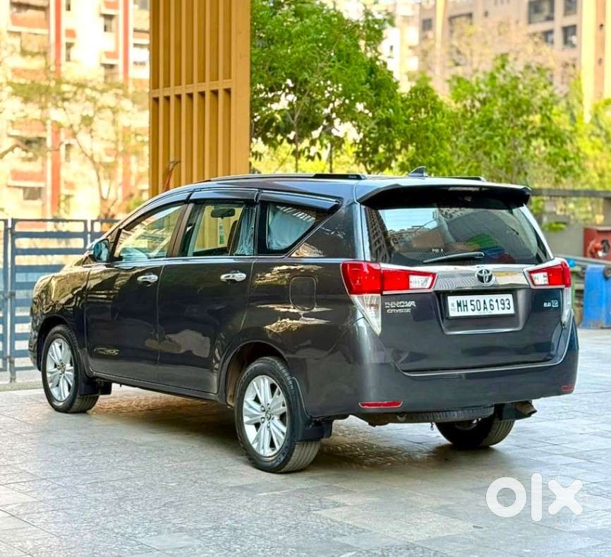 Toyota Innova Crysta 2.8 Zx At 7 Seater, 2016, Diesel