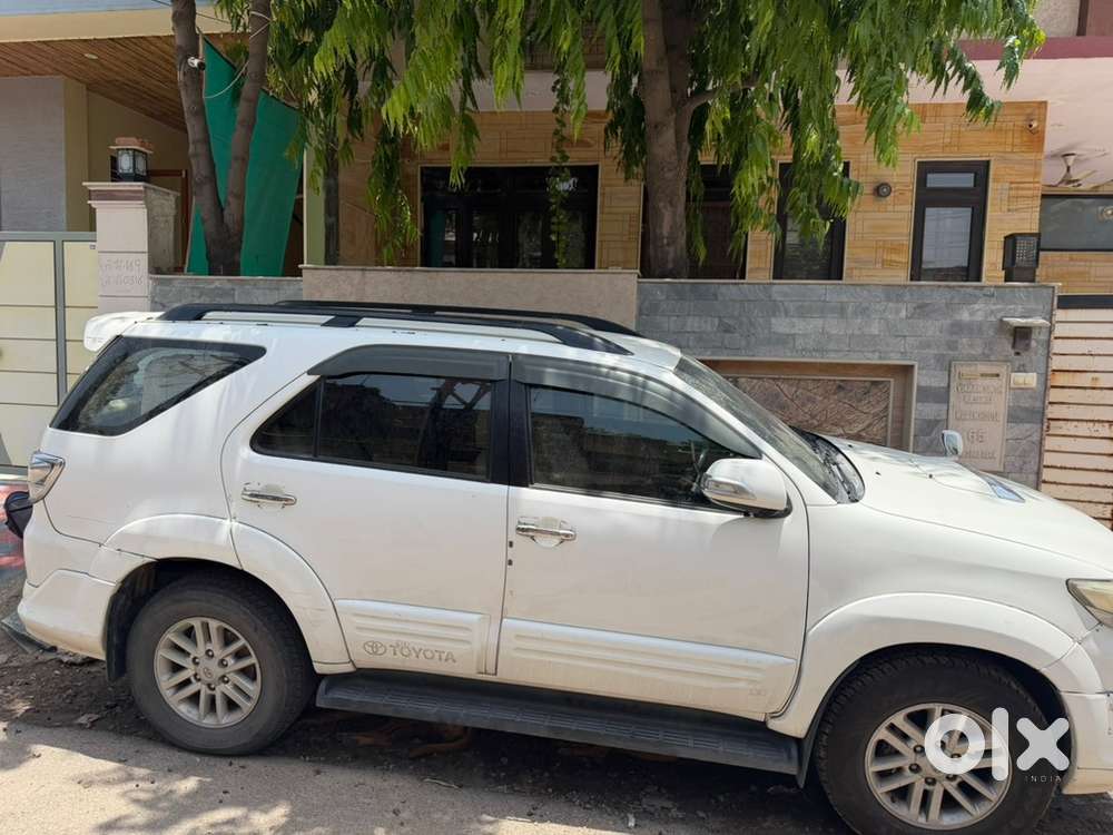 Toyota Fortuner Diesel 2012