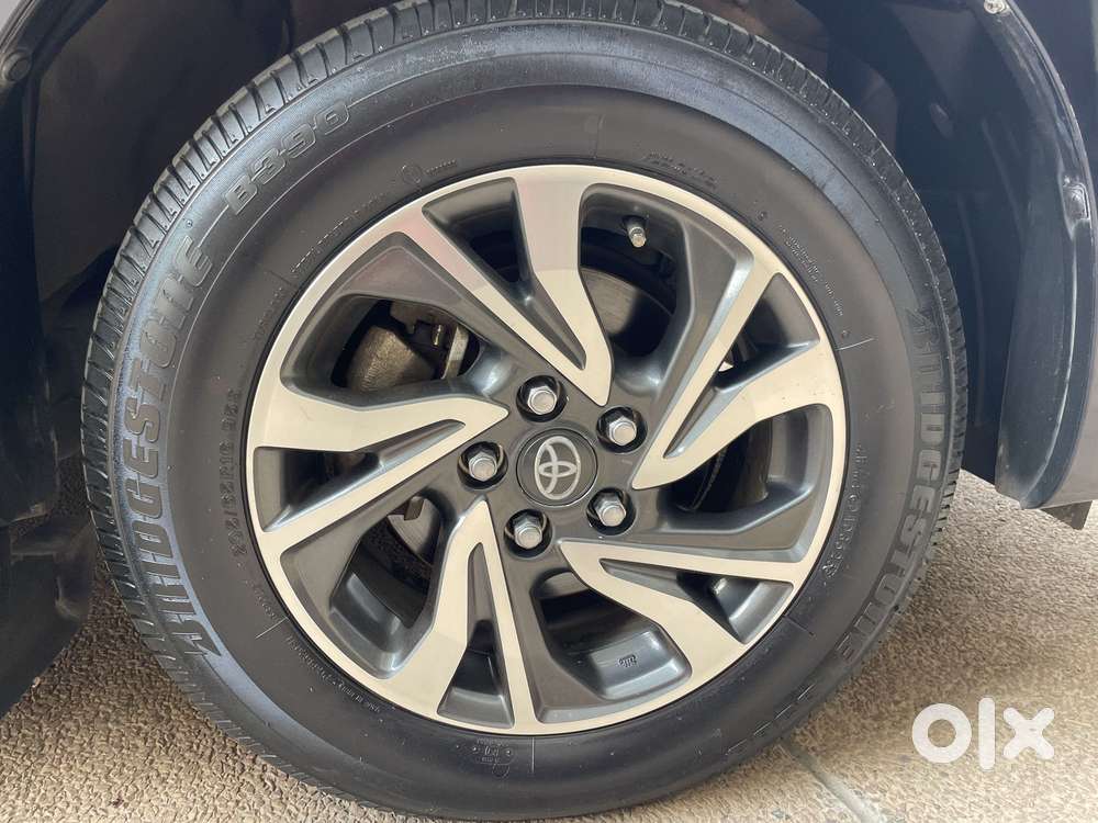 Toyota Innova Crysta [2020-ongoing] 2.4 Gx At 8 Str, 2022, Diesel