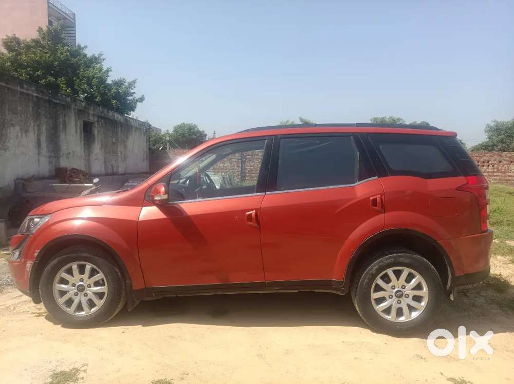 Mahindra Xuv 500 W10