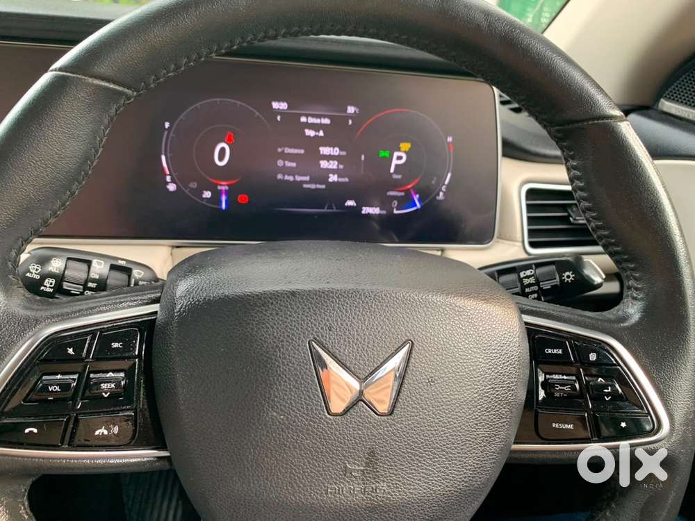 (in Delhi) Mahindra Xuv700 Ax7l At Diesel 2022