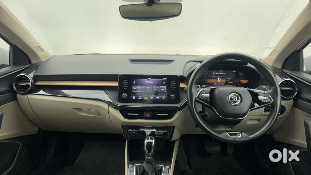 Skoda Slavia Style 1.0l Tsi At, 2022, Petrol