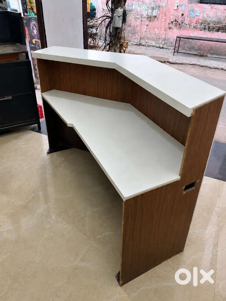 Premium L-Shaped Cafe Counter  Italian Marble Finish  ₹15,000