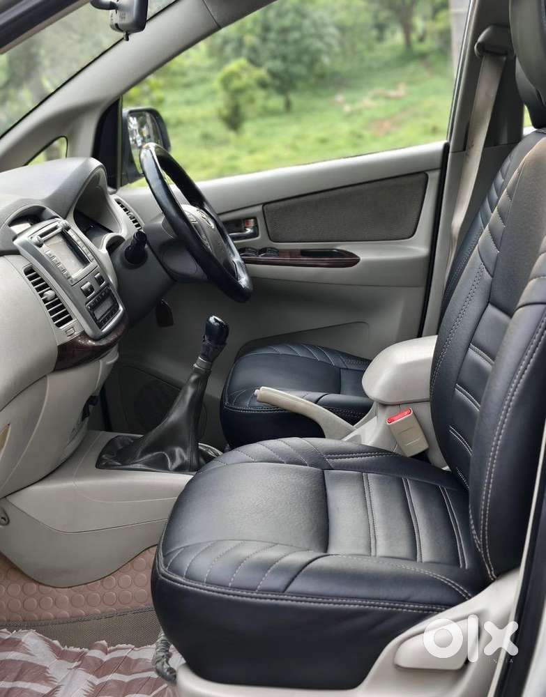 Toyota Innova 2012