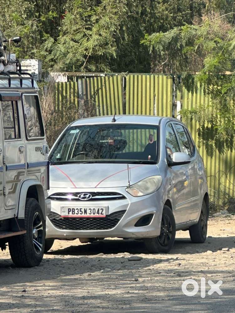 Hyundai Petrol Manual 2011