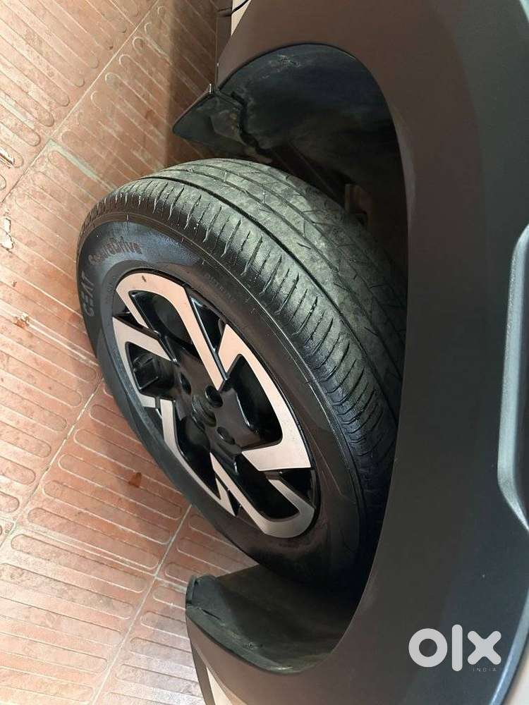 Nissan Magnite 1.0 Xv Turbo Cvt, 2022, Petrol