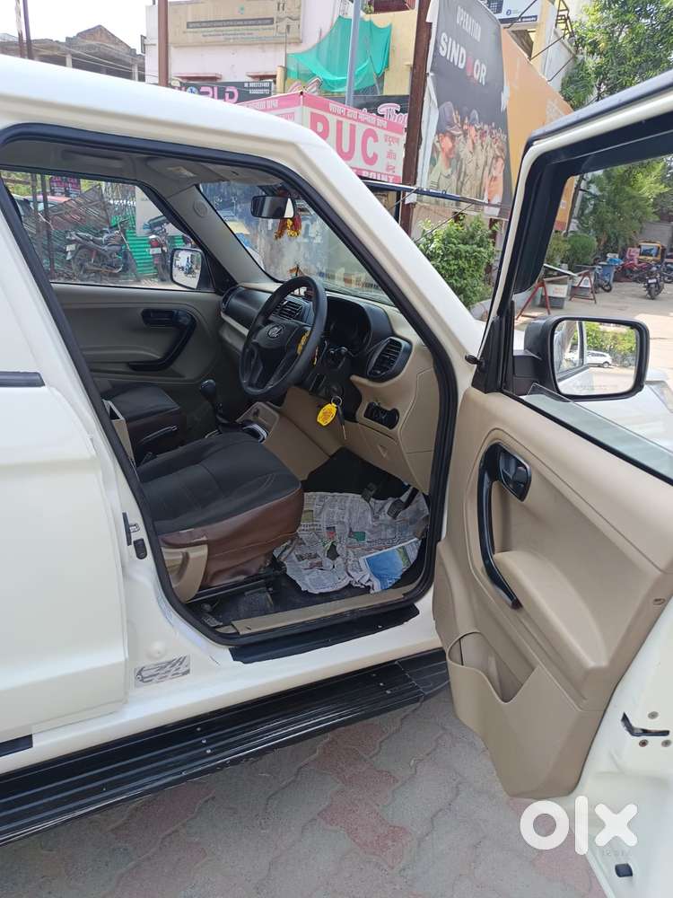 Mahindra Tuv 300 T4 Plus, 2019, Diesel