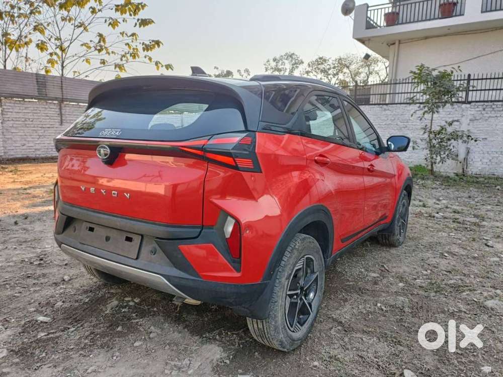 Tata Nexon, 2023, Petrol
