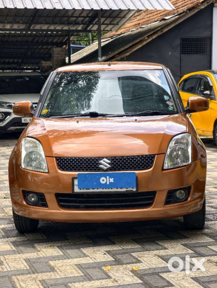 Maruti Suzuki Swift Vxi + Manual, 2005, Petrol