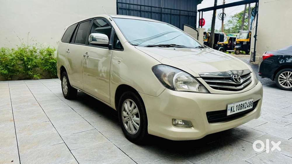 Toyota Innova 2011 Diesel Well Maintained