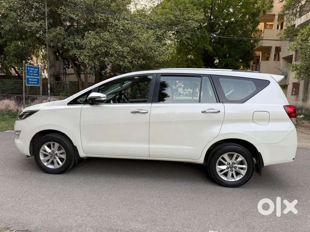 Toyota Innova Crysta 2.8z Automatic, 2017, Diesel